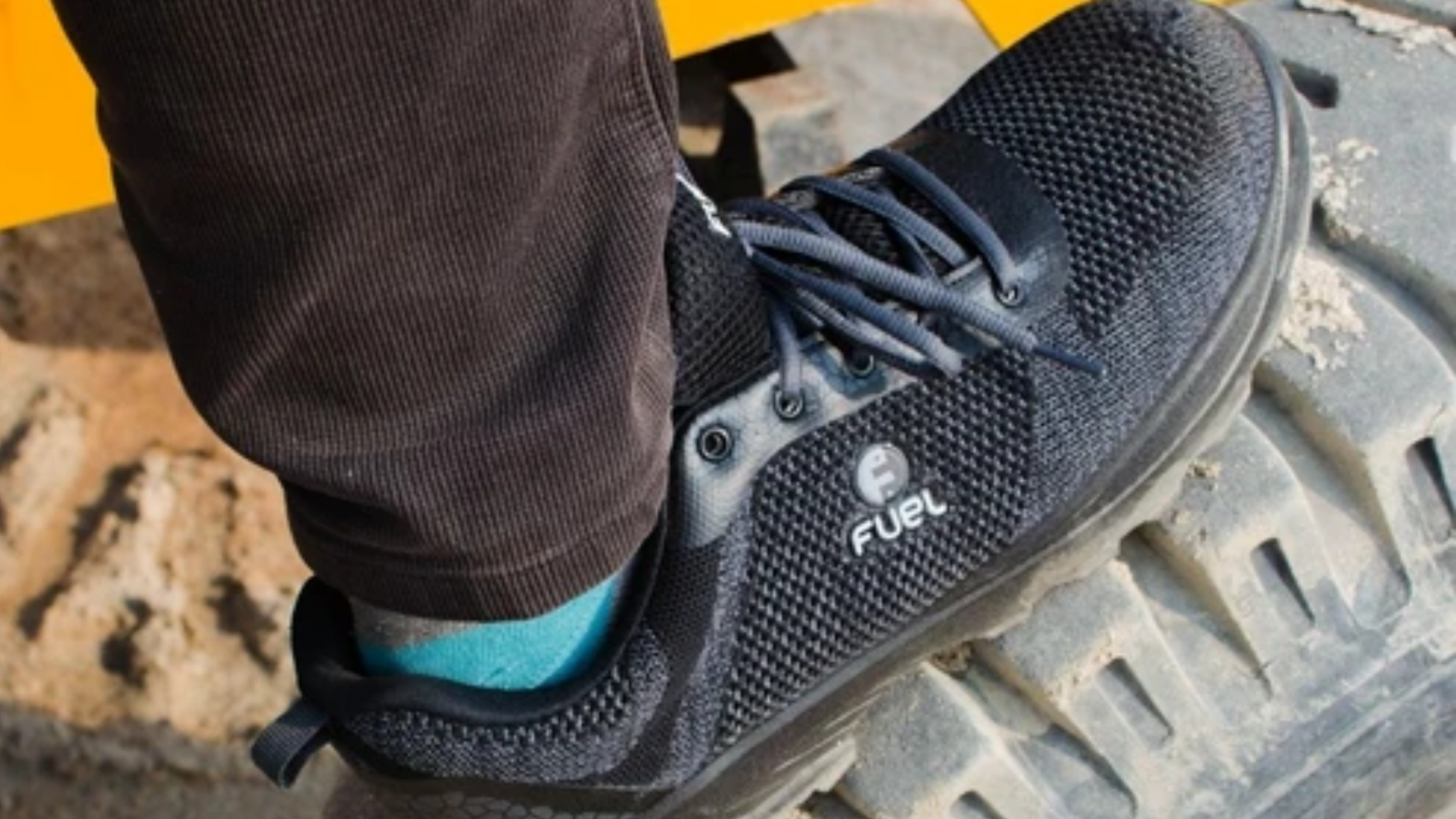 When should you wear safety shoes