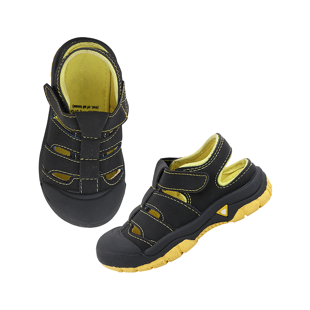 FUEL Qeudos Comfortable Sandals for Kids (Black)