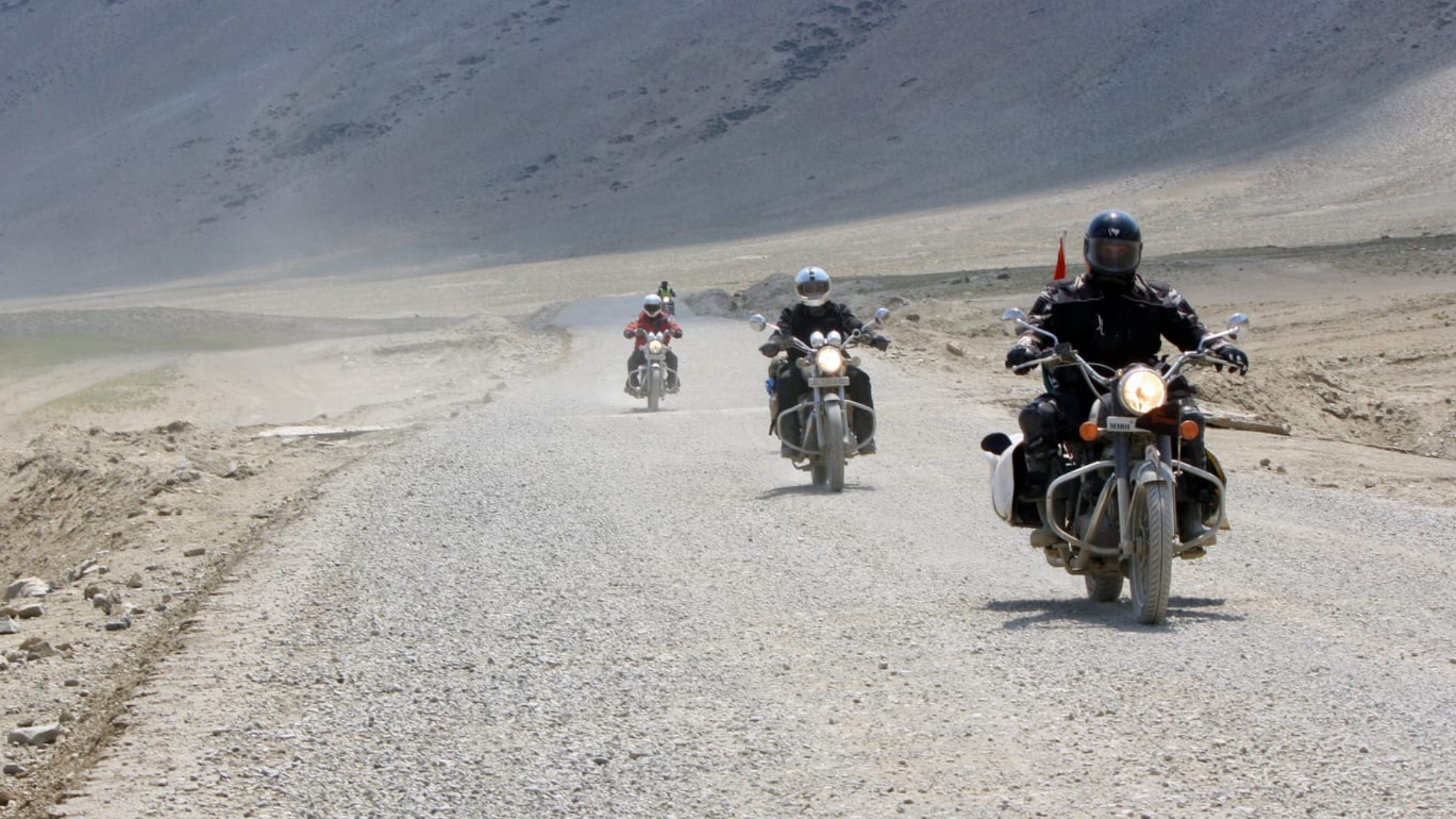 Which shoe is best for bike riding