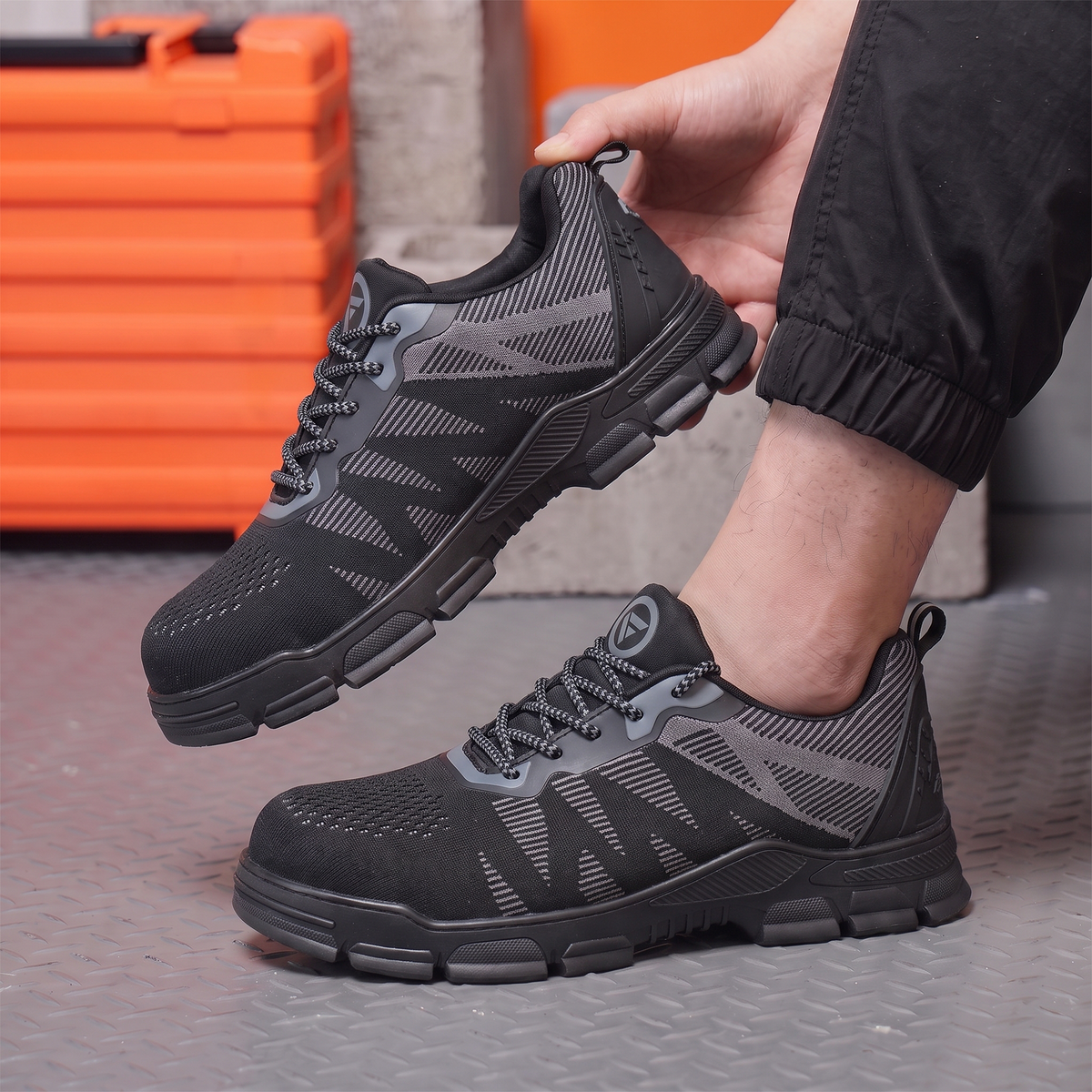 FUEL Reevon-02 Lightweight Knitted Fabric Upper in Kevlar Insole Industrial Safety Shoes with Composit toe cap (200J)